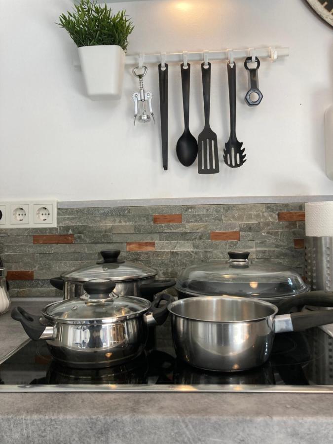 Living At Saarpartments - Adultsonly - Business & Holiday Homes With Kitchen For Long- And Short Term Stay, 3 Min To St Johanner Markt And Points Of Interest Саарбрюкен Екстер'єр фото