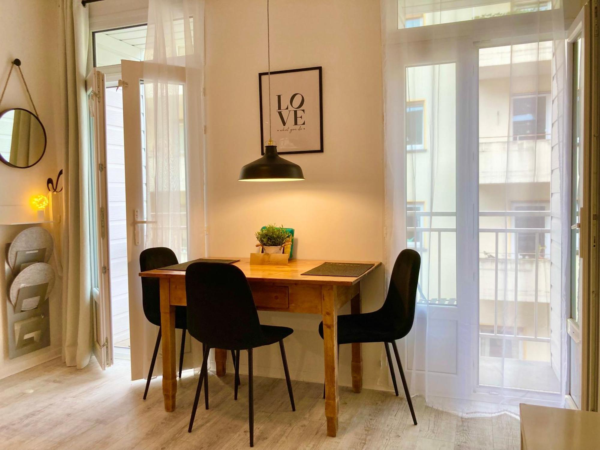 Living At Saarpartments - Adultsonly - Business & Holiday Homes With Kitchen For Long- And Short Term Stay, 3 Min To St Johanner Markt And Points Of Interest Саарбрюкен Екстер'єр фото